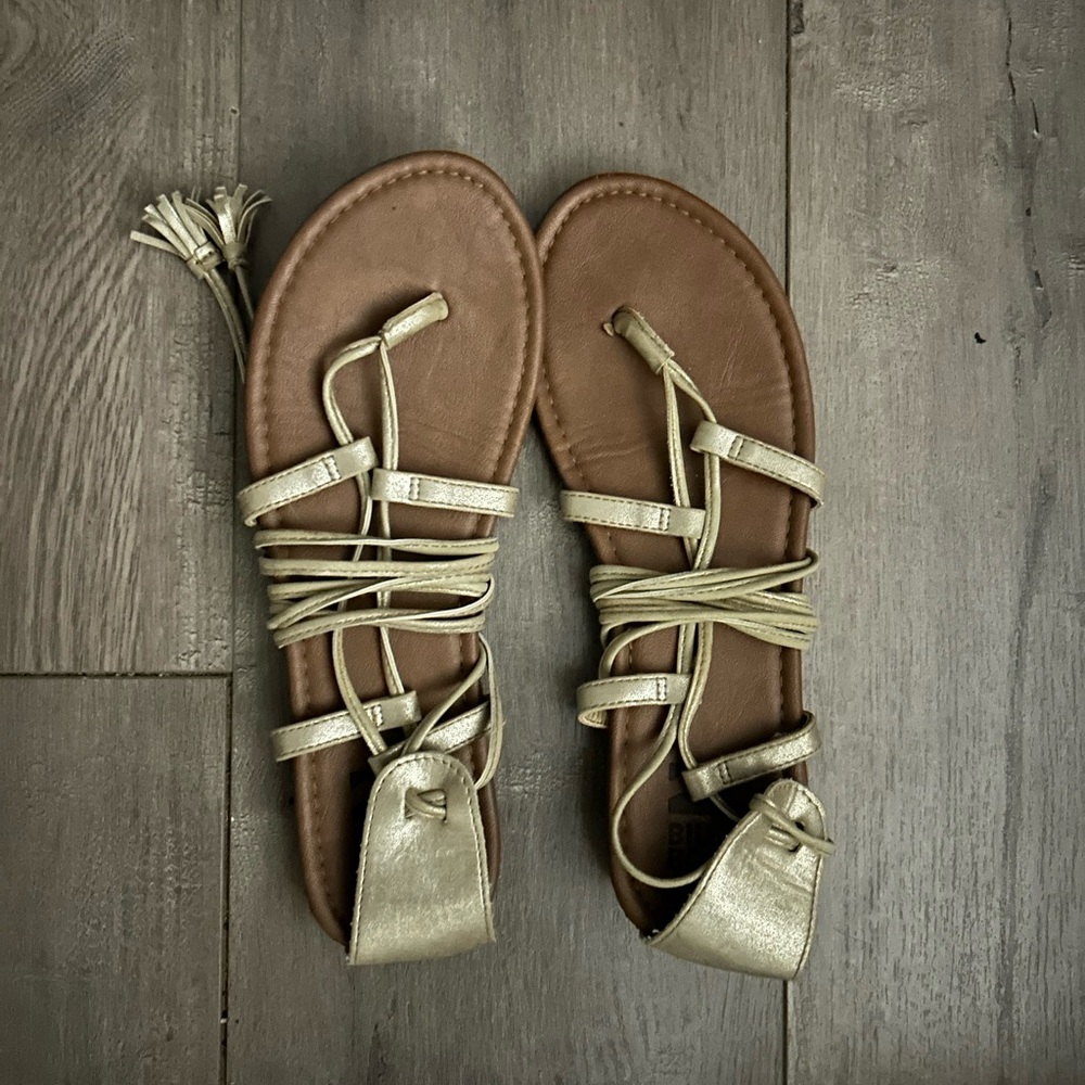Billabong gold gladiator sandals size 9 - Picture 2 of 3